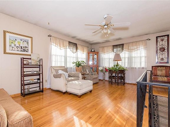 5th image of 2715 N 68th St