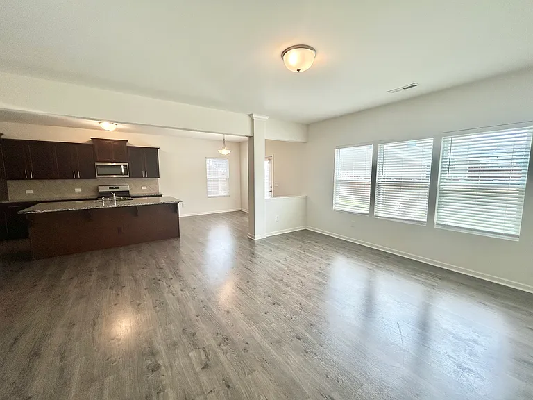 209 Michelangelo Pl — Photo 4