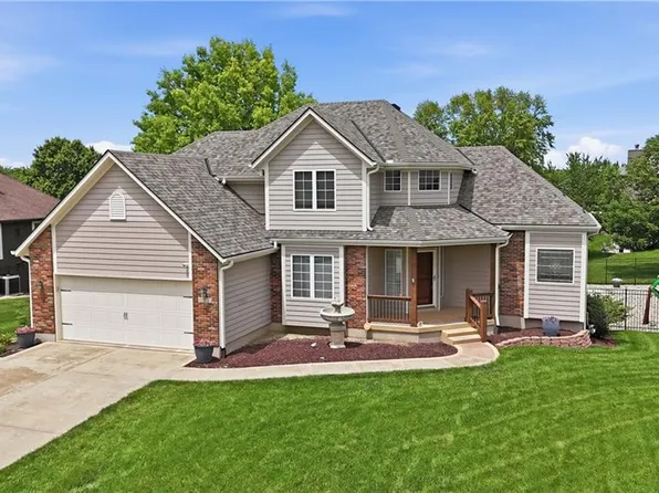 1305 SW Crystal Creek Pl, Blue Springs, MO 64015