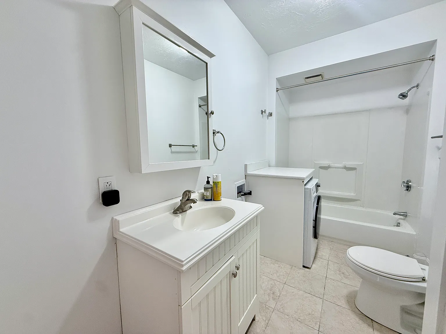 2 bed, 863 sqft, $2,400 — Photo 3