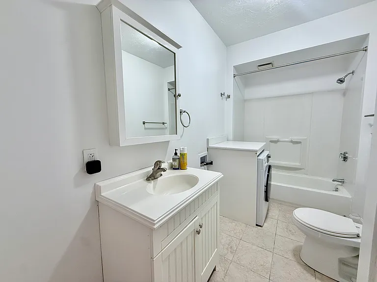 5 Stoneland Rd #2 — Photo 3