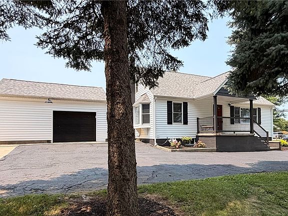 3rd image of 514 W Wenger Rd