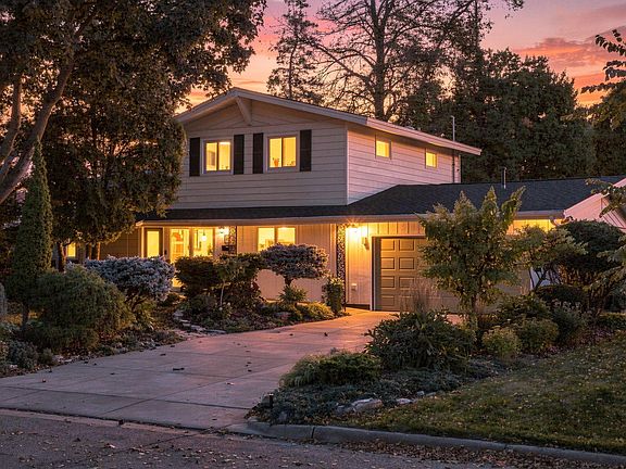 3rd image of 6109 Tingdale Ave
