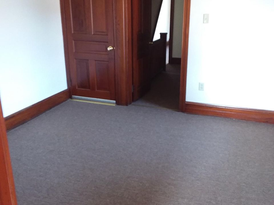 1st image of 115 N Walnut St