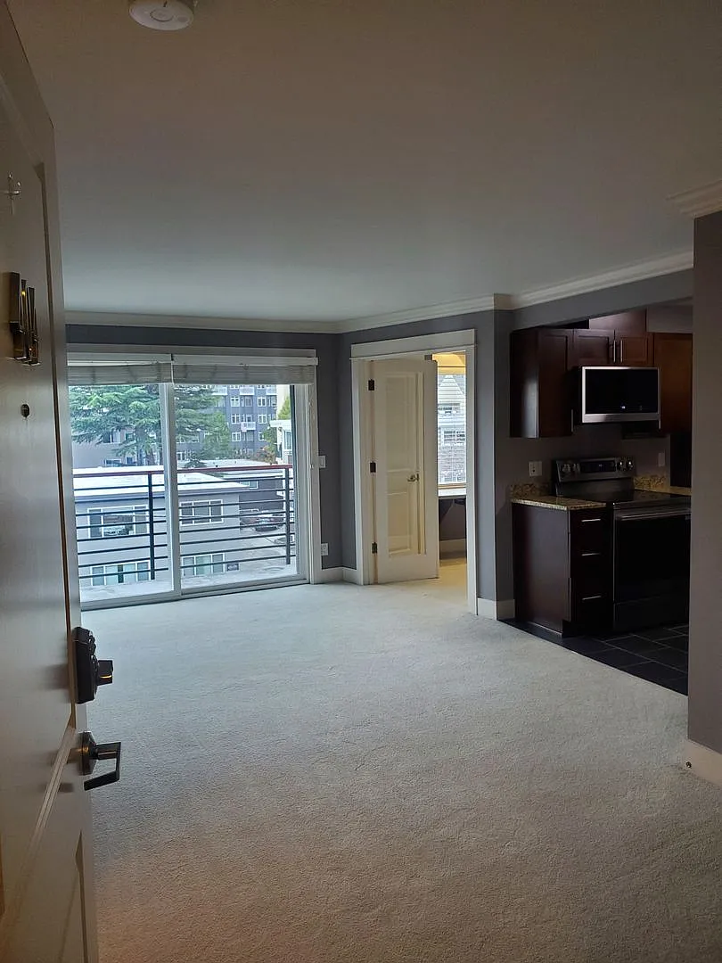 Ballard 2 Bed Condo — Photo 1