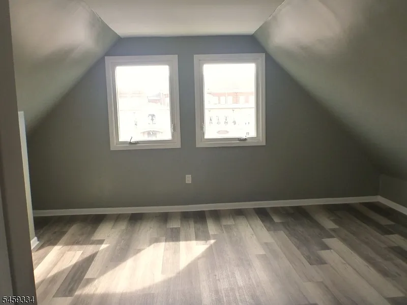 1 bed, 1.0 bath, $2,000 — Photo 3