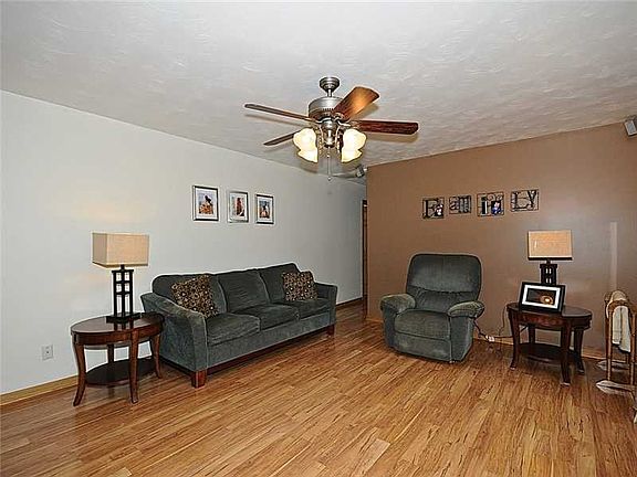 3rd image of 1226 Terry Dr