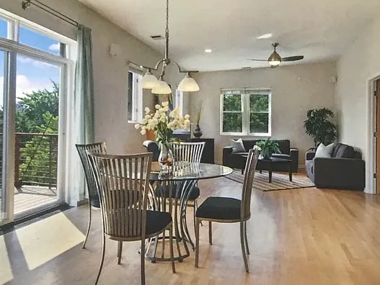 924 W Cornelia Ave #4E — Photo 2