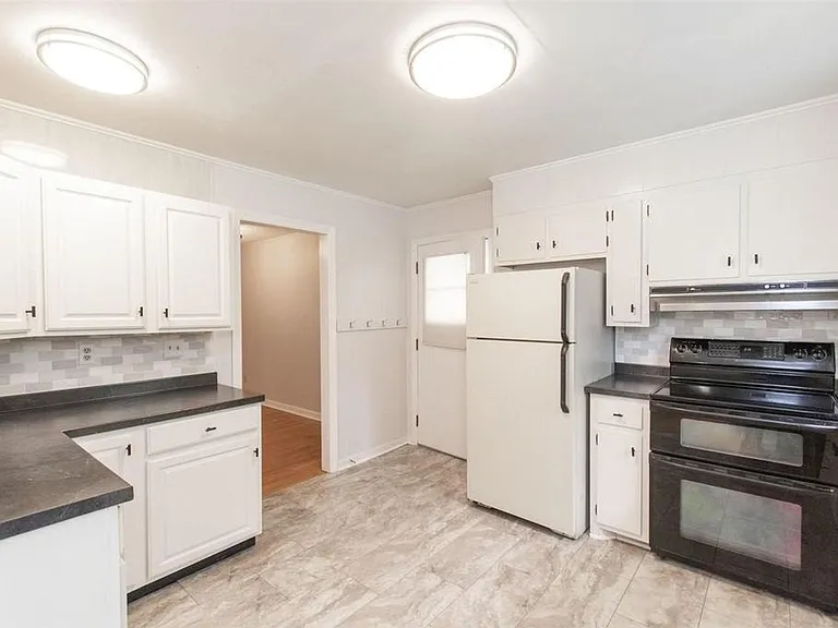 601 Broce Dr — Photo 18