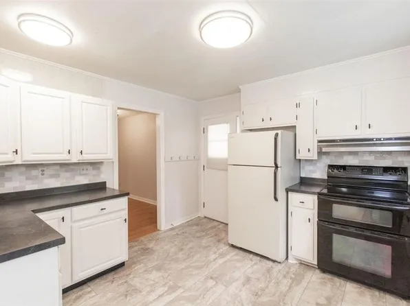 601 Broce Dr, Blacksburg, VA 24060
