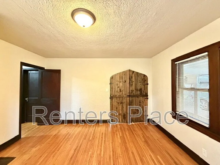 5524 S Owasso Ave — Photo 8