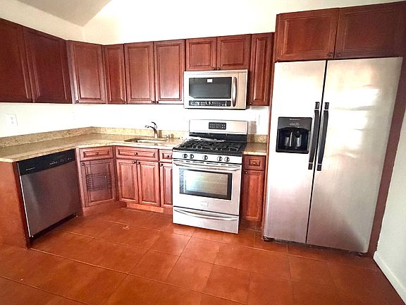 4th image of 3093 Casler Pl Floor 2