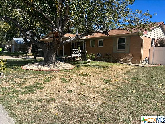 4th image of 1200 Pine Dr