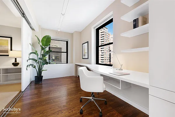 Sold by Sotheby's International Realty | media 18