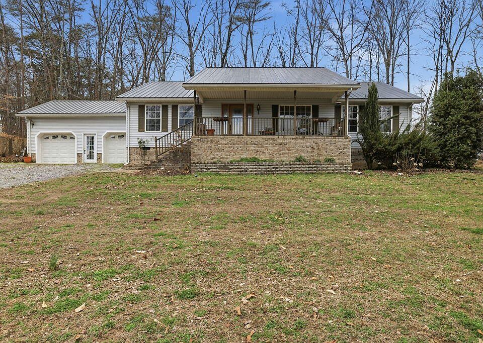 1st image of 195 Mountain Crest Dr