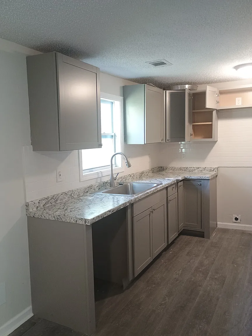 4211 Forest Ave W photo 1