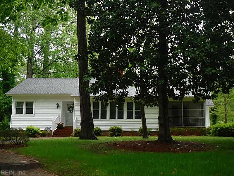 1st image of 904 Bay Colony Dr