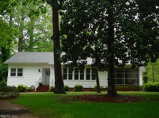 904 Bay Colony Dr, Virginia Beach, VA 23451