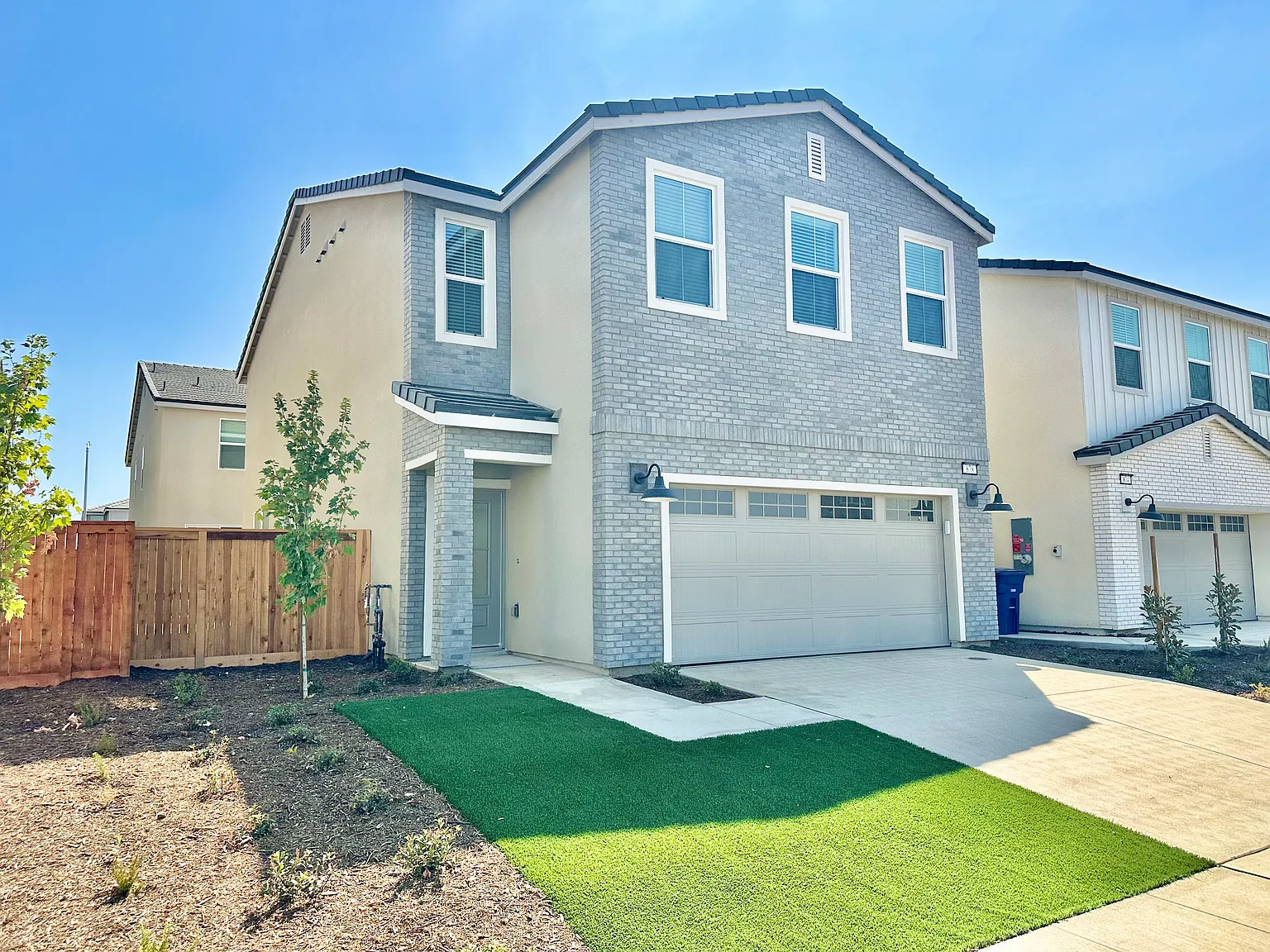 3 bed, 2.5 bath, 1960 sqft, $2,750 — Photo 1