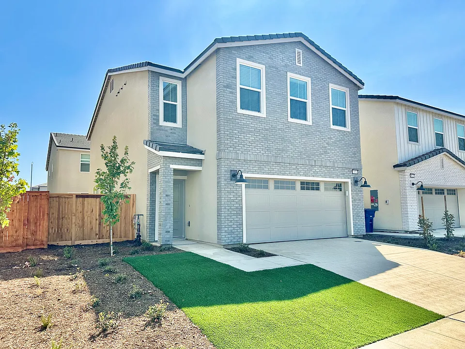 878 Fruitwood Ave