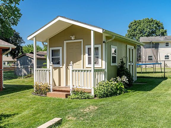 3rd image of 3606 Fleetwood Dr