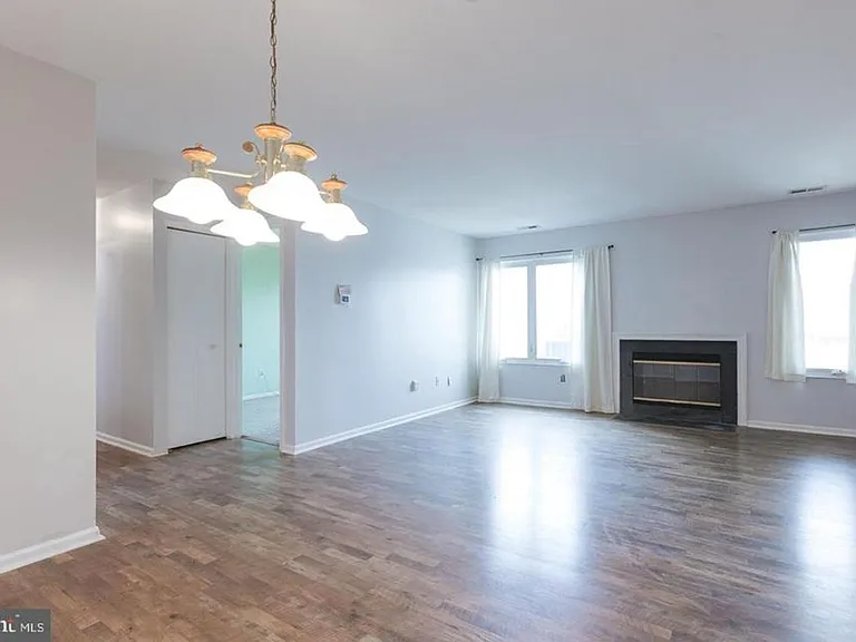 5 Michele Ct — Photo 7