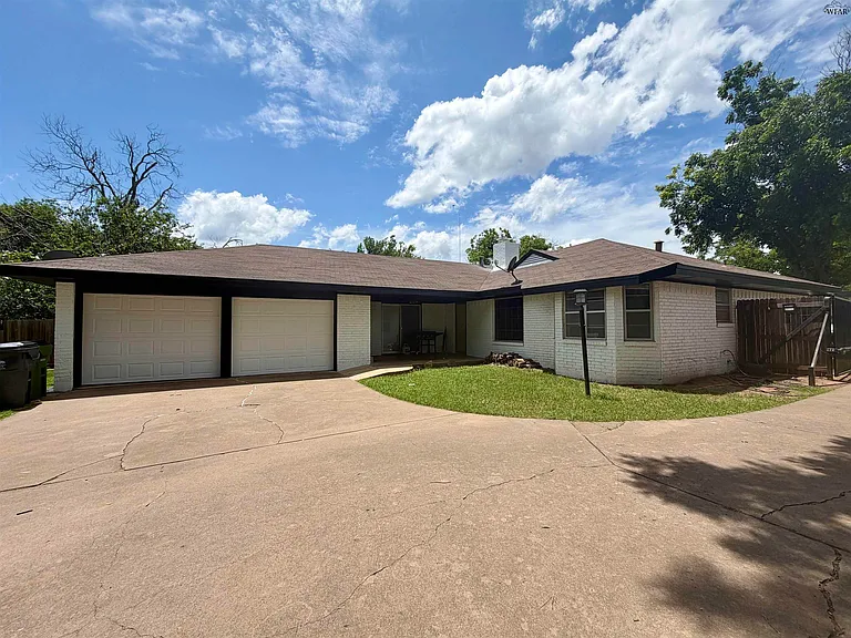 4115 Kingsbury Dr — Photo 11