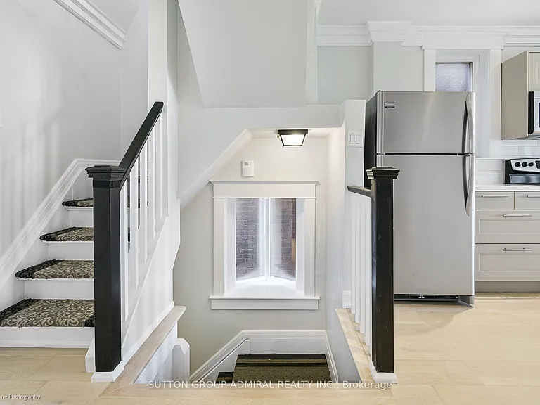481 Brock Ave #2 — Photo 4