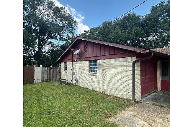 2nd image of 310 S Steele Ave