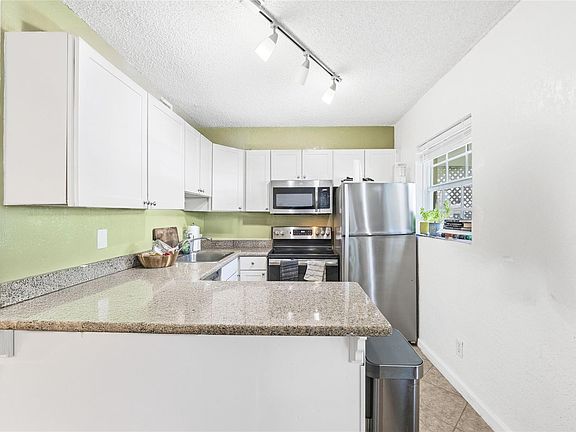 5th image of 2660 NE 8th Avenue #204