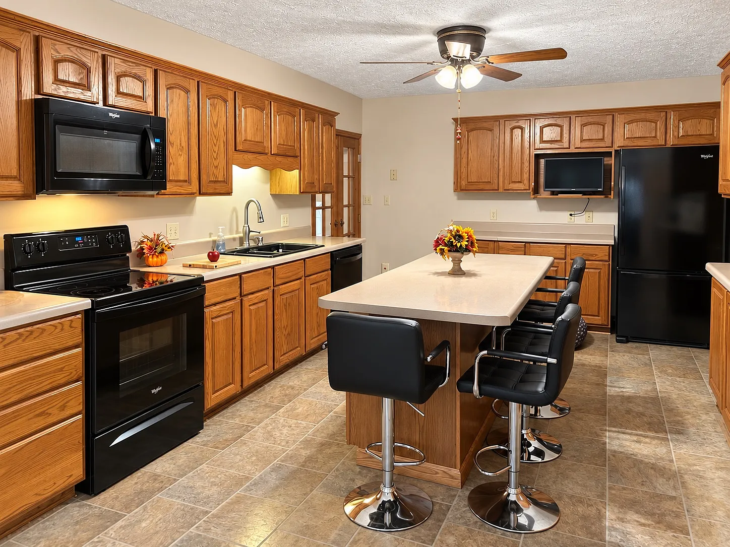 3 bed, 1650 sqft, $1,700 — Photo 2