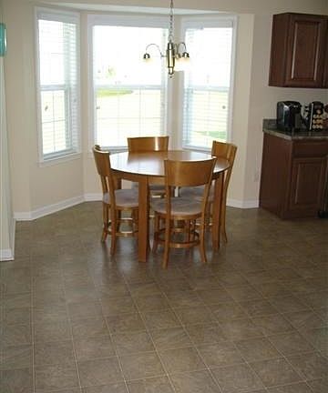 5th image of 401 Tree Court