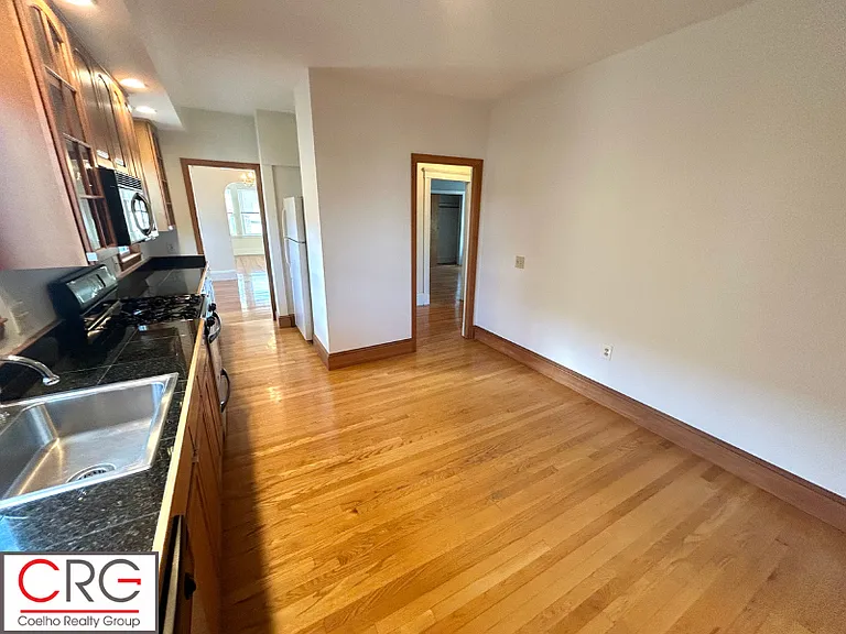 18 Wellington Rd #2 — Photo 5
