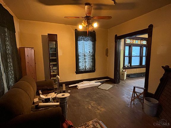 5th image of 8444 Woodbine Ave