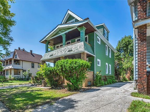 4th image of 15517 Kipling Ave