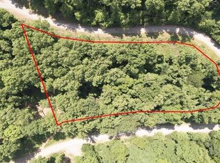 16 Grand Country Dr, Cosby, TN 37722