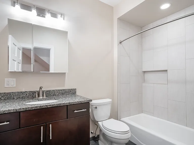 724 N 3rd St — Photo 14