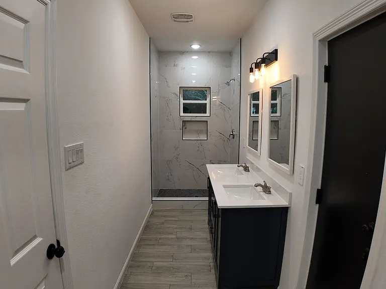 4709 Lee St — Photo 13