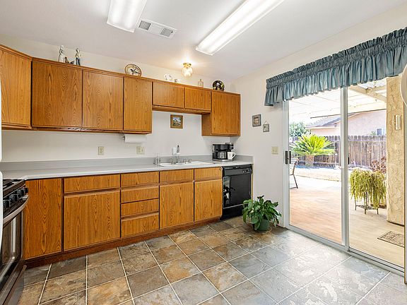 3rd image of 2244 W Elowin Avenue
