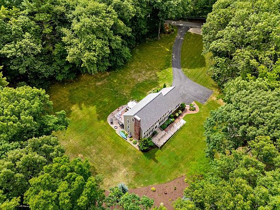3rd image of 470 Lost Lake Dr
