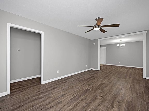 3rd image of 611 George St