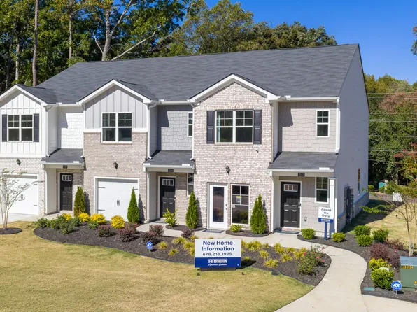 2260 Moss Hill Rd, Stone Mountain, GA 30088