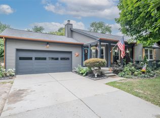206 Colfax St, Fenton, MI 48430