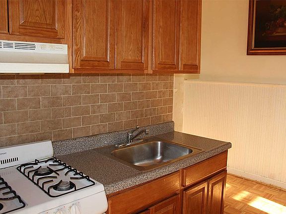 4th image of 966 E 34th St Floor 2