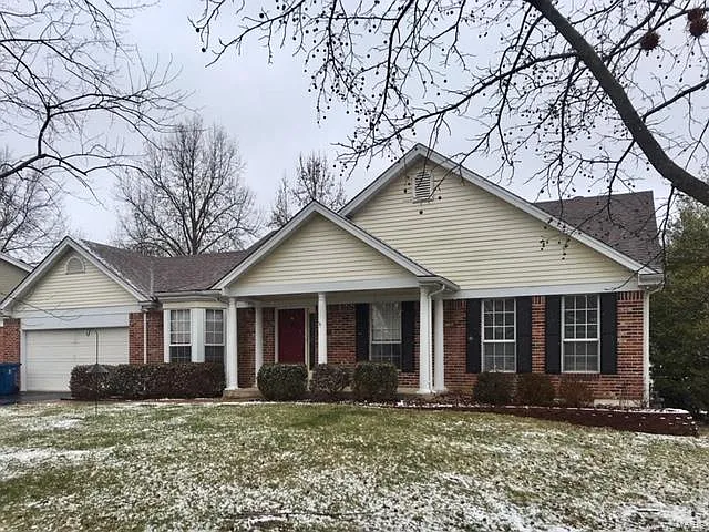 705 Fox Briar Ln photo 1
