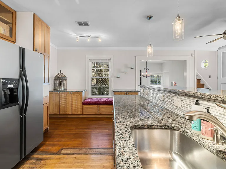 1015 Avondale Rd — Photo 19