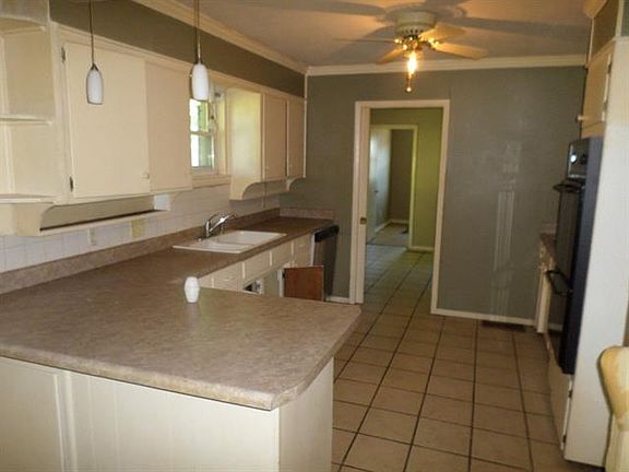 4th image of 5200 Morley Ave
