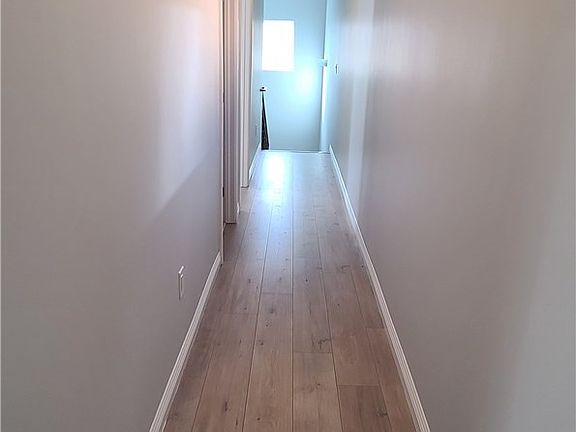 4th image of 11606 Hamlin St #5