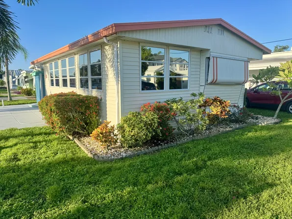98 Tangerine St, Palmetto, FL 34221