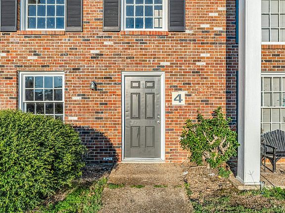 3rd image of 1121 3rd Ave N APT 4